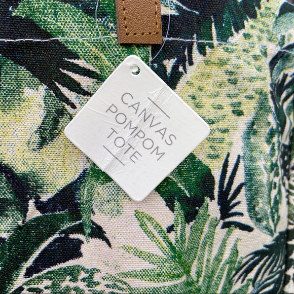 Botanical Pom Pom Tote With Inside Pocket Gift - Picture 5 of 11